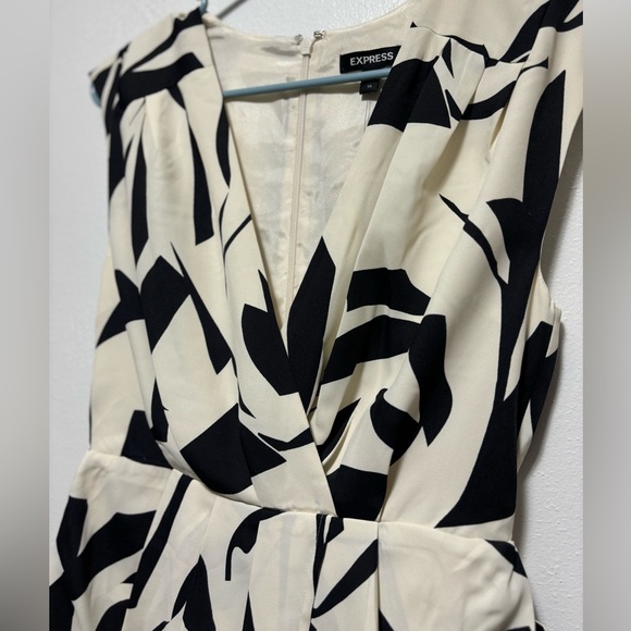 EXPRESS Dress size XS - NWT - Picture 5 of 12